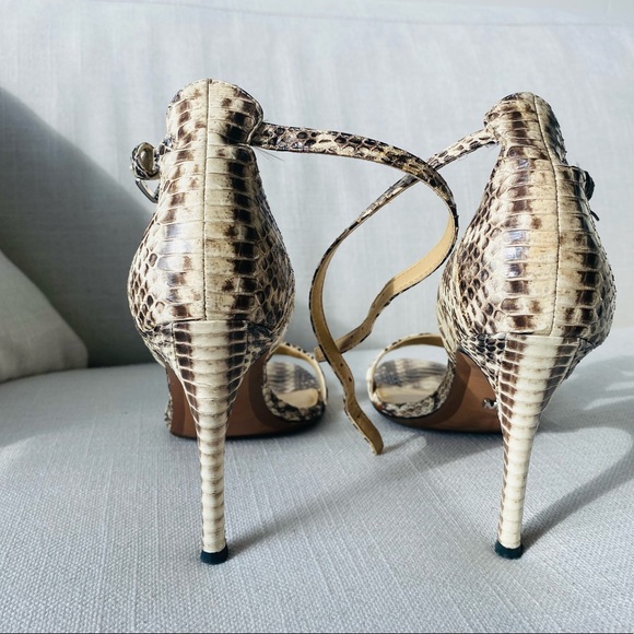 Almost brand new MK strappy sandles. Size: 5.5 OR size 6 with narrow feet. - Picture 7 of 8